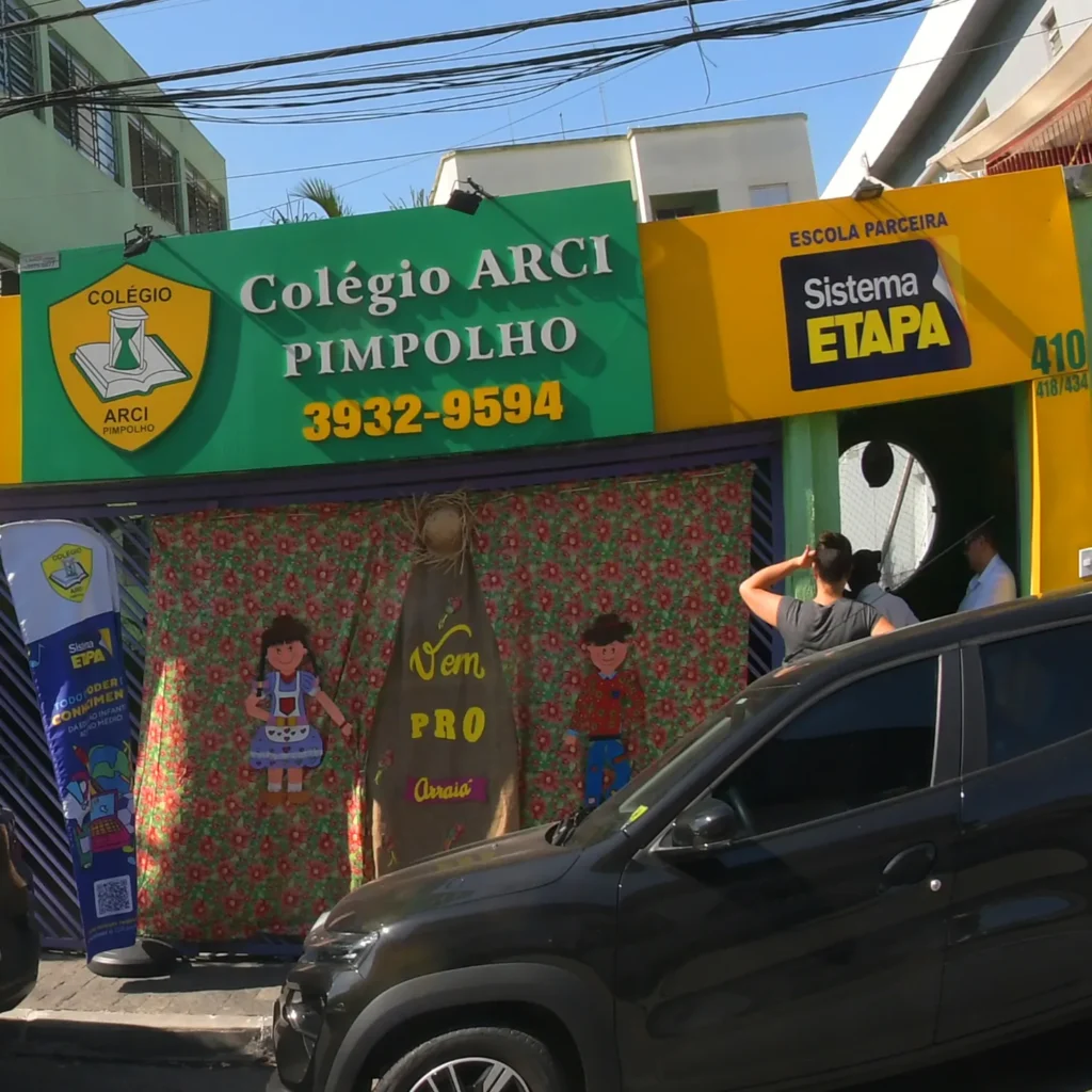 Fachada do Colégio Arci Pimpolho